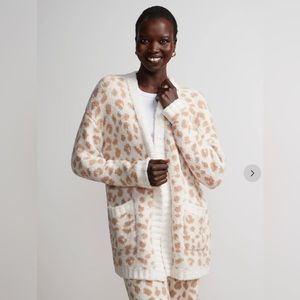 NWT Giraffe Pattern/ Leopard Print Teddy Long Cardigan Size M